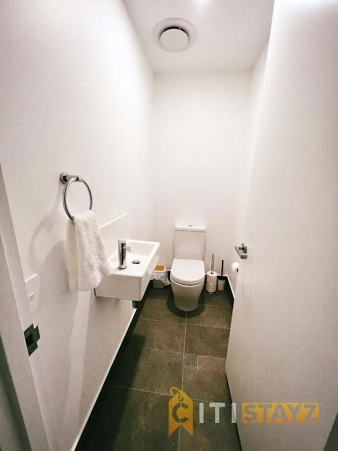 Contemporary In Kingston-2Bd Apt Apartment