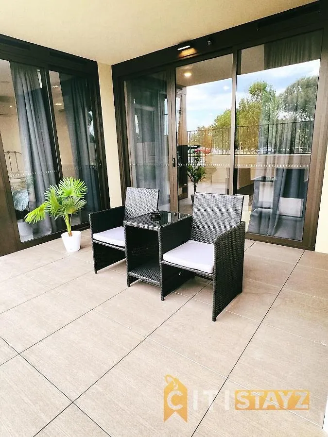 Apartment Contemporary In Kingston-2Bd Apt